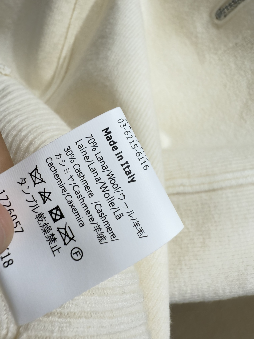 🆕LO家🆕 早秋新款 纯色拉链式连帽针织半开衫颜色：白色 黑色尺码：36.38.40