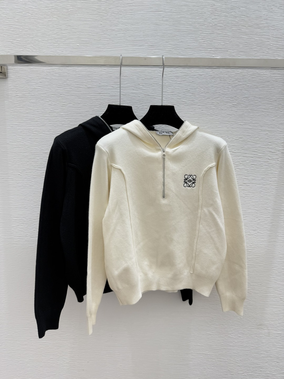 NO:535471,LO Home Early Autumn New Style Solid Color Zipper Hooded Knitted Half Cardigan Color White Black Size 36.38.40, Hats,alexander wang19860909LO家 早秋新款 纯色拉链式连帽针织半开衫 颜色白色 黑色 尺码36.38.40,,hats,alexander wang,Women's clothing