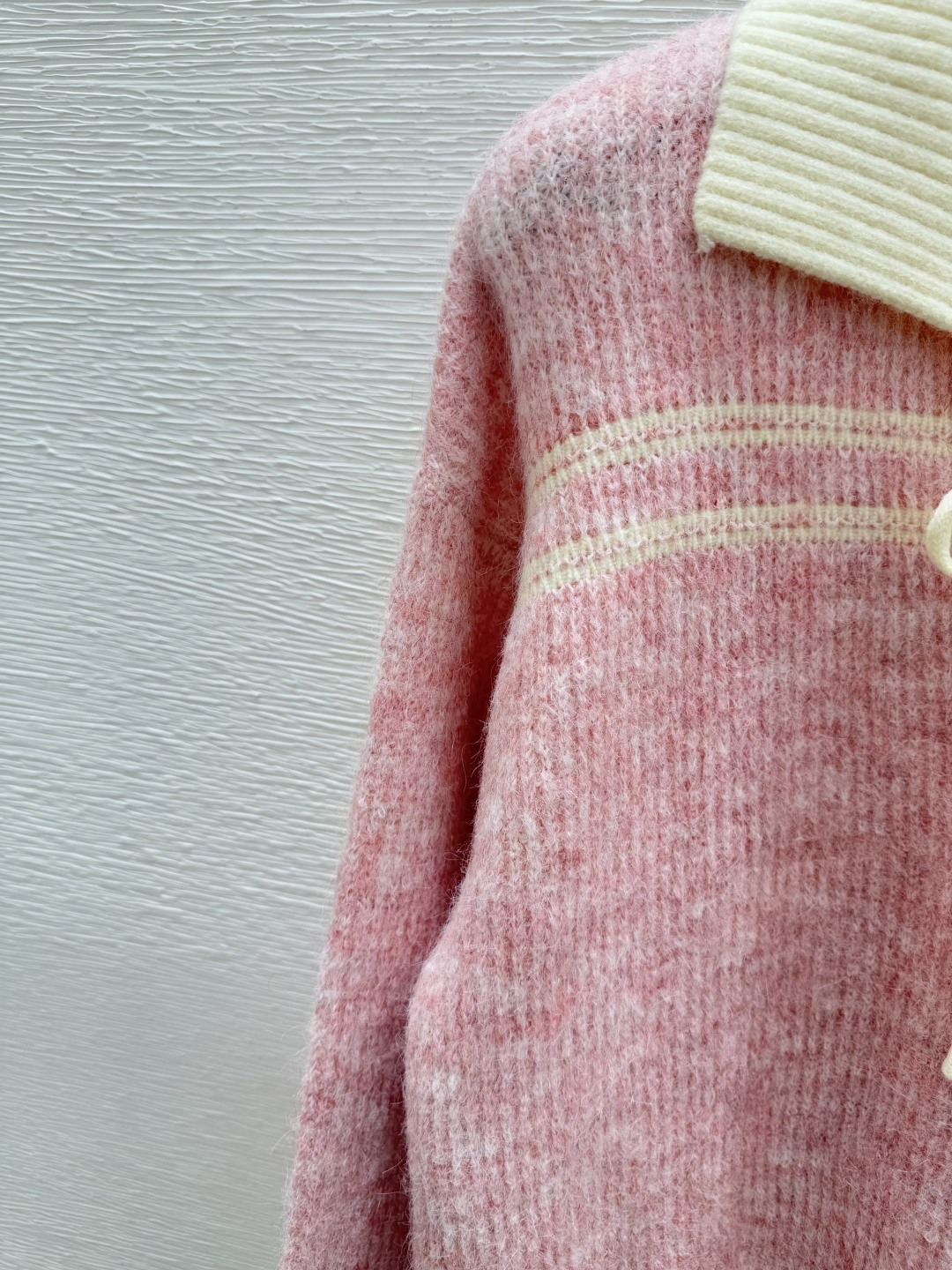 🆕LO家🆕 早秋新款 拼色翻领绑带针织长袖颜色：粉色尺码：36.38.40