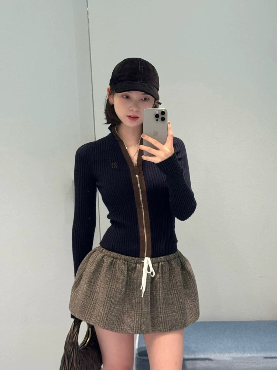 🆕M家🆕 早秋新款 拼色高领针织长袖开衫颜色：灰色 卡其 宝蓝尺码：36.38.40