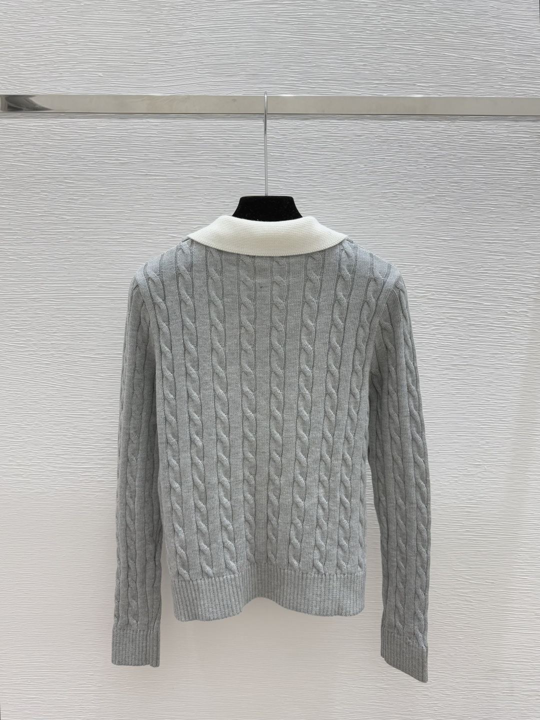 🆕M家🆕 早秋新款 撞色翻领假两件针织长袖颜色：灰色 宝蓝尺码：36.38.40