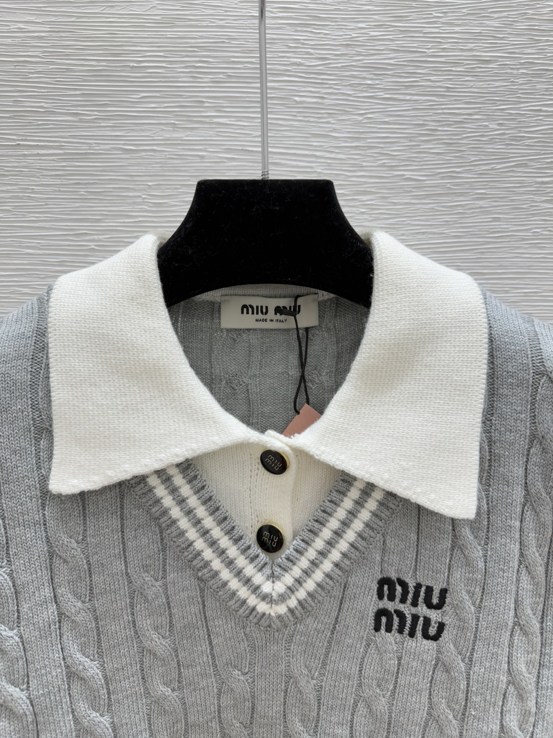 🆕M家🆕 早秋新款 撞色翻领假两件针织长袖颜色：灰色 宝蓝尺码：36.38.40