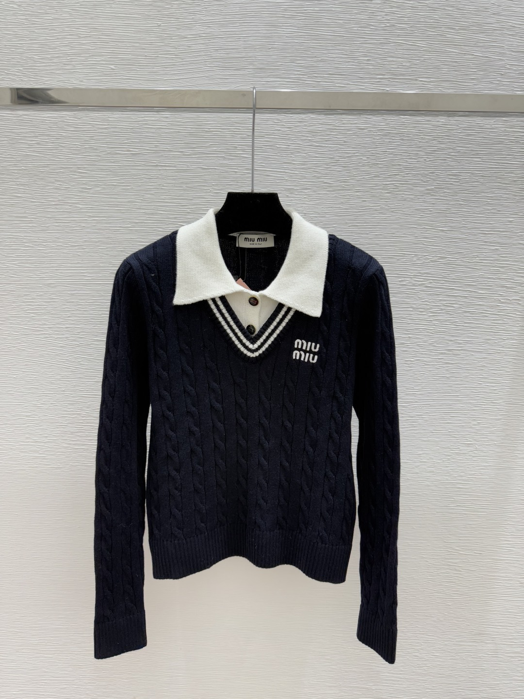 🆕M家🆕 早秋新款 撞色翻领假两件针织长袖颜色：灰色 宝蓝尺码：36.38.40