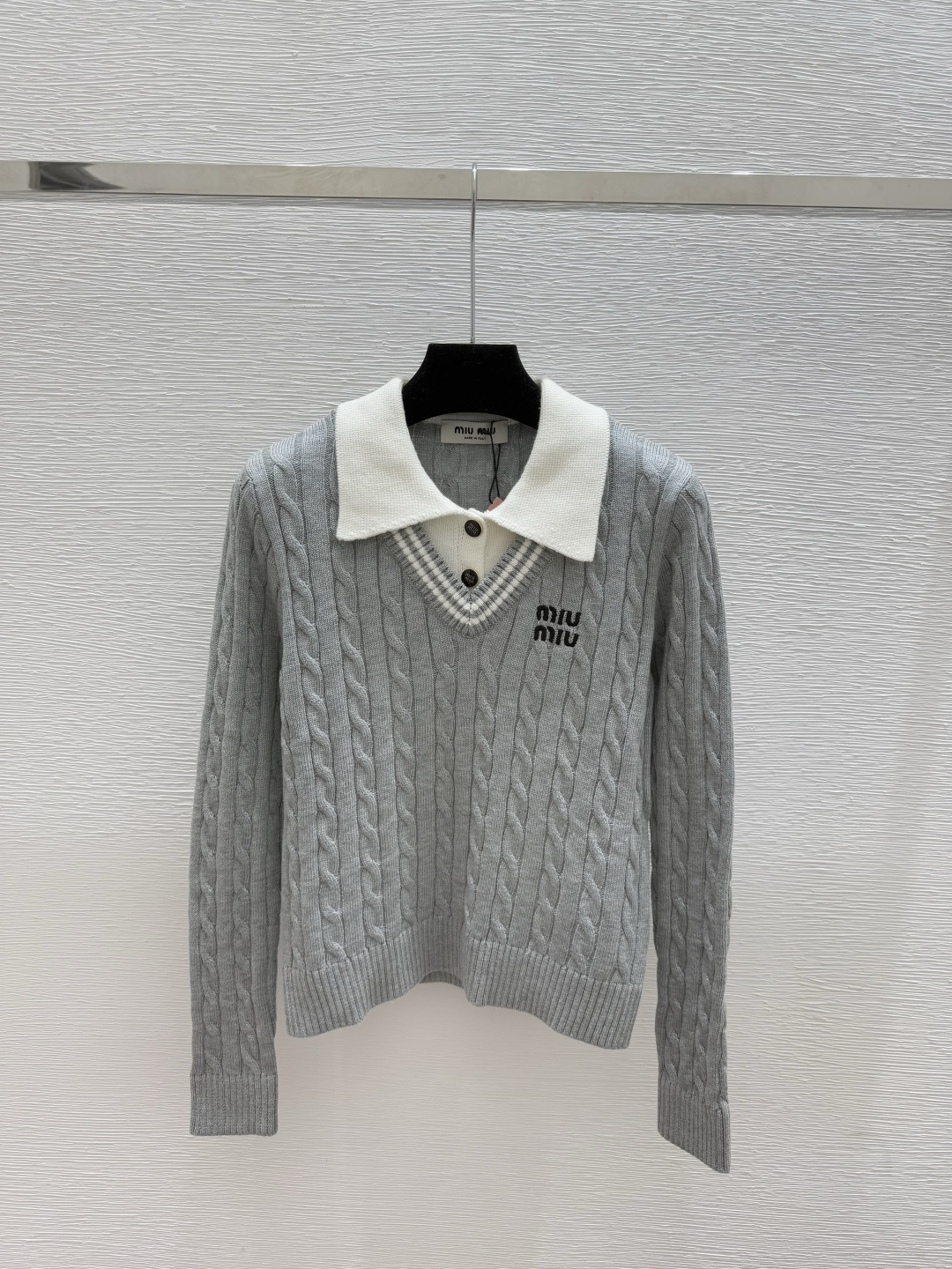 🆕M家🆕 早秋新款 撞色翻领假两件针织长袖颜色：灰色 宝蓝尺码：36.38.40