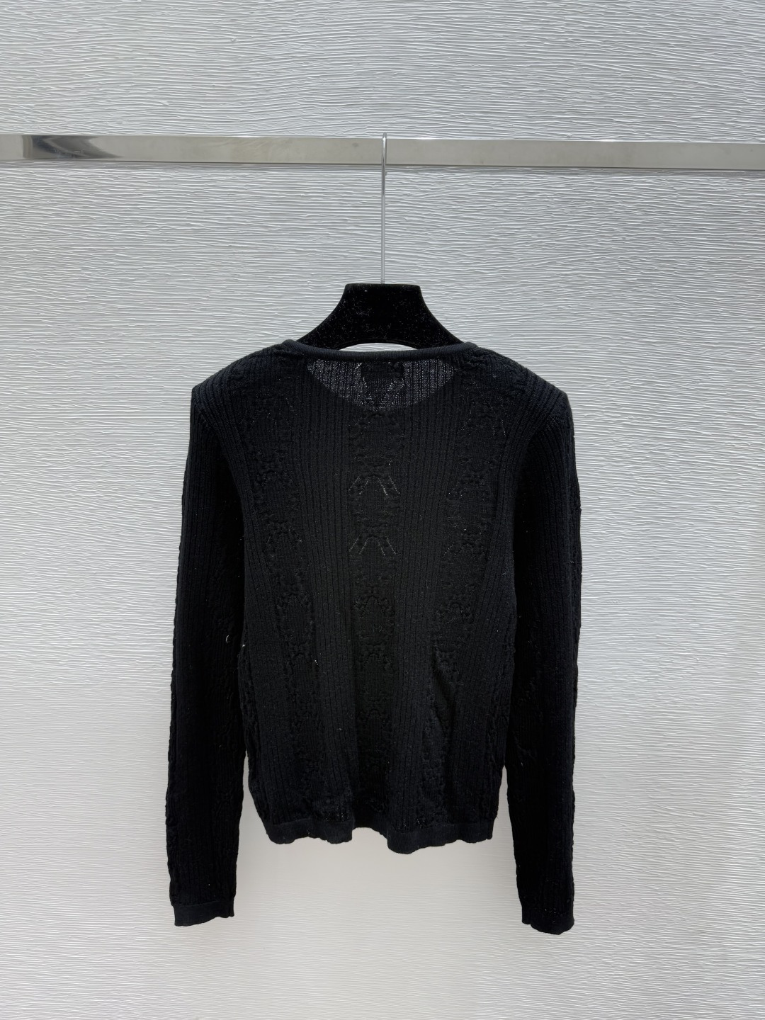 🆕CH家🆕 早秋新款 纯色简约镂空圆领针织长袖开衫颜色：白色 黑色尺码：36.38.40