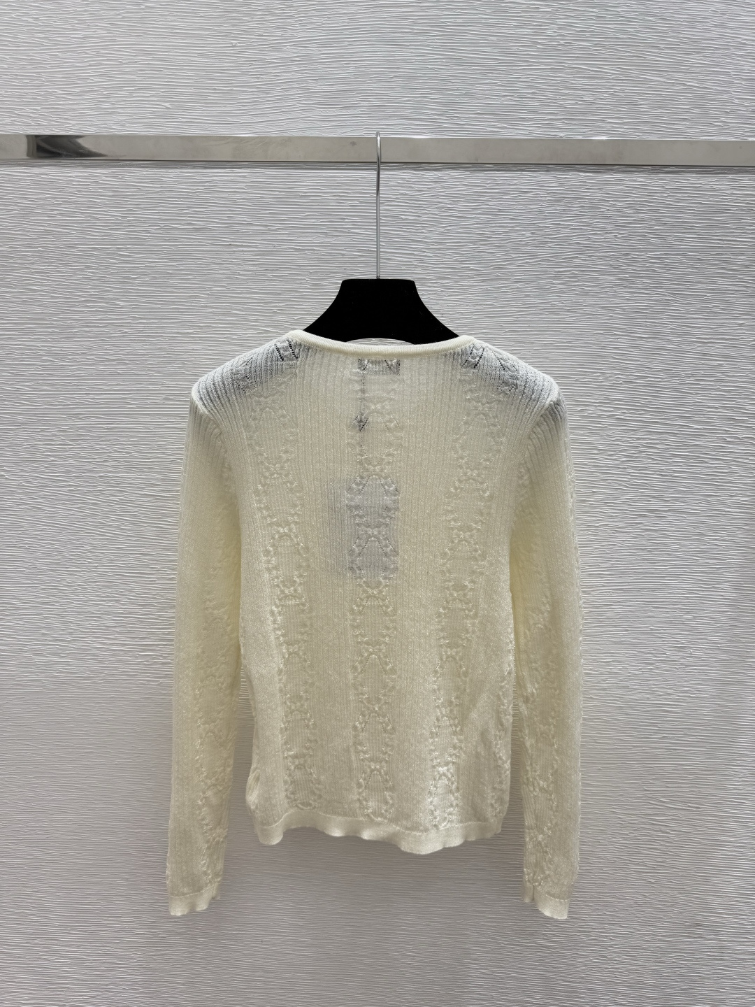 🆕CH家🆕 早秋新款 纯色简约镂空圆领针织长袖开衫颜色：白色 黑色尺码：36.38.40