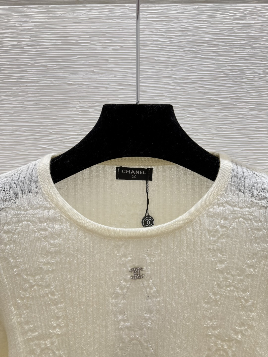 🆕CH家🆕 早秋新款 纯色简约圆领针织长袖颜色：白色 黑色尺码：36.38.40