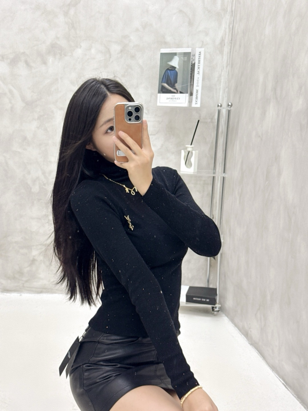 🆕Y家🆕 早秋新款 纯色珠片高领针织长袖颜色：白色 咖啡 黑色尺码：36.38.40