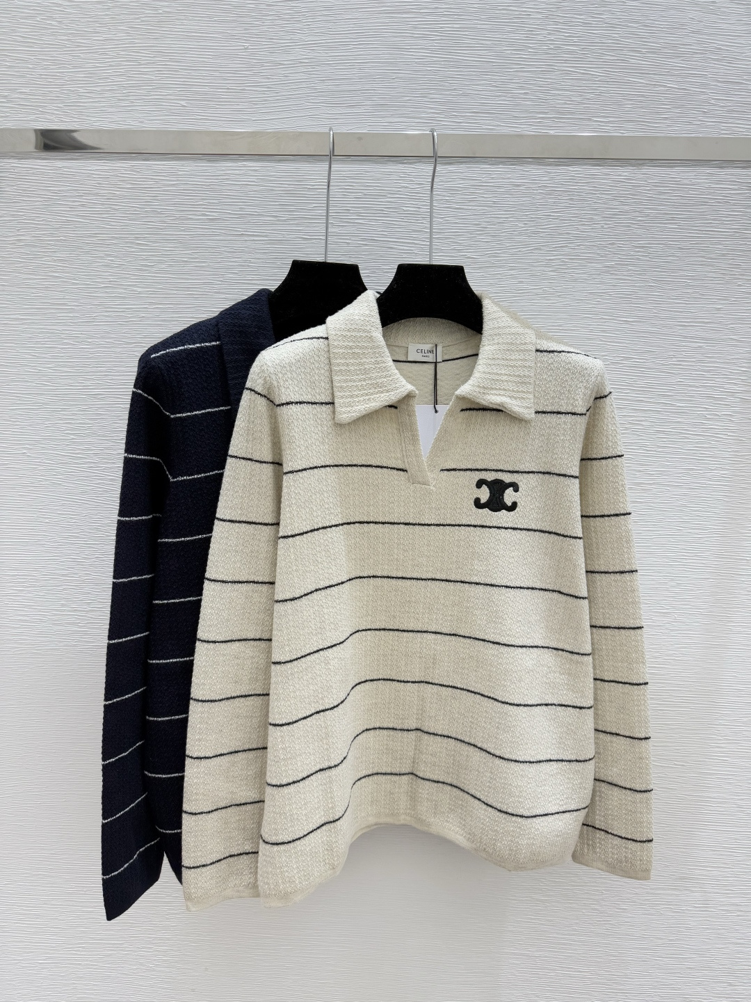 NO:536550,CE Home Early Autumn New Style Contrast Striped Lapel Knitted Long Sleeve Color Apricot Blue Size 36.38.40,,alexander wang19860909CE家 早秋新款 撞色条纹翻领针织长袖 颜色杏色 宝蓝 尺码36.38.40,,alexander wang,Women's clothing