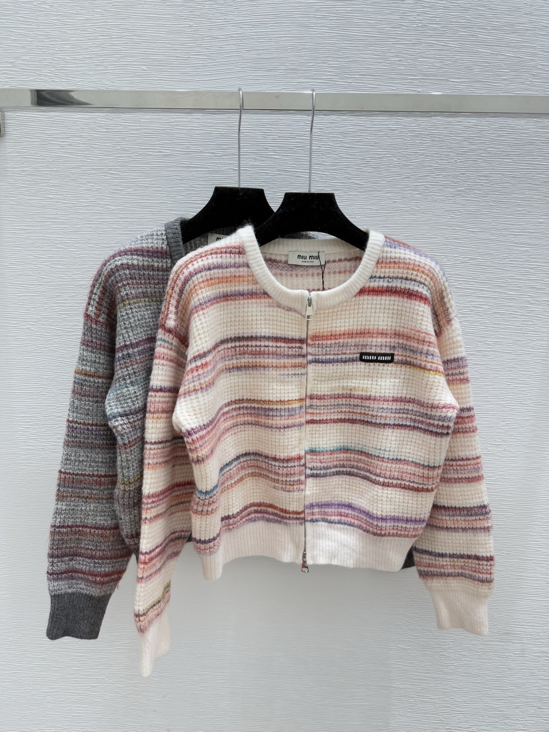 NO:536545,M Home Early Autumn New Contrast Striped Round Neck Knitted Long Sleeve Cardigan Color Pink Gray Size 36.38.40,,alexander wang19860909M家 早秋新款 撞色条纹圆领针织长袖开衫 颜色粉色 灰色 尺码36.38.40,,alexander wang,Women's clothing