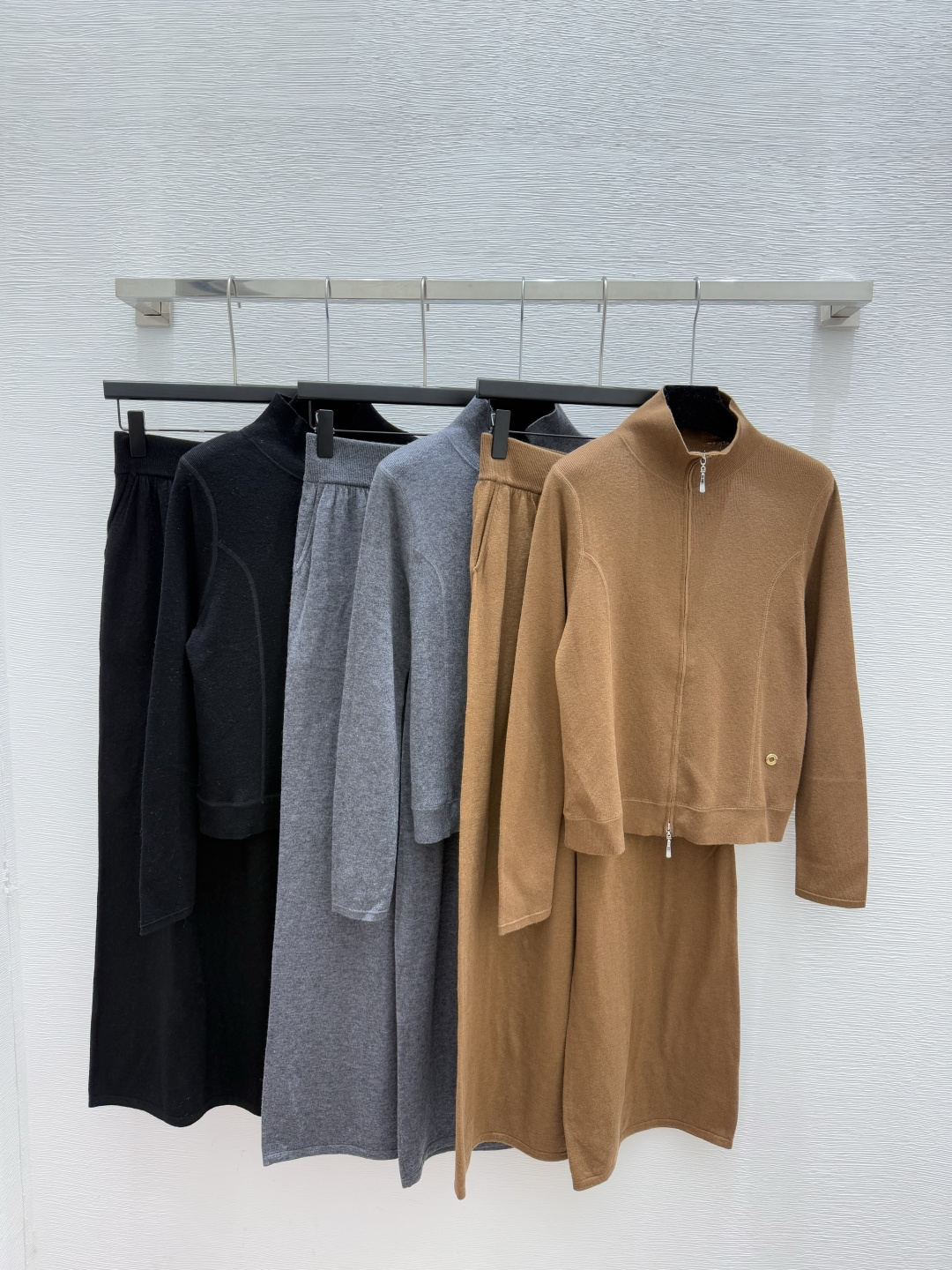 NO:547505,LP Home Early Autumn New Style Solid Color Simple Turtle Neck Knitted Set Color Coffee Gray Black Size 36.38.40, Loro Piana, Alexander Wang19860909LP家 早秋新款 纯色简约高领针织套装 颜色咖啡 灰色 黑色 尺码36.38.40,,loro piana,alexander wang,Women's clothing