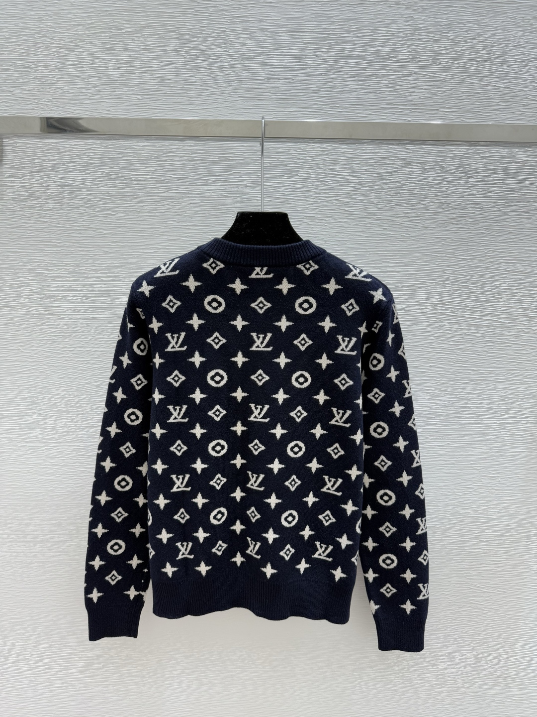 🆕L家🆕 早秋新款 老花字母圆领针织长袖颜色：咖啡 宝蓝尺码：36.38.40