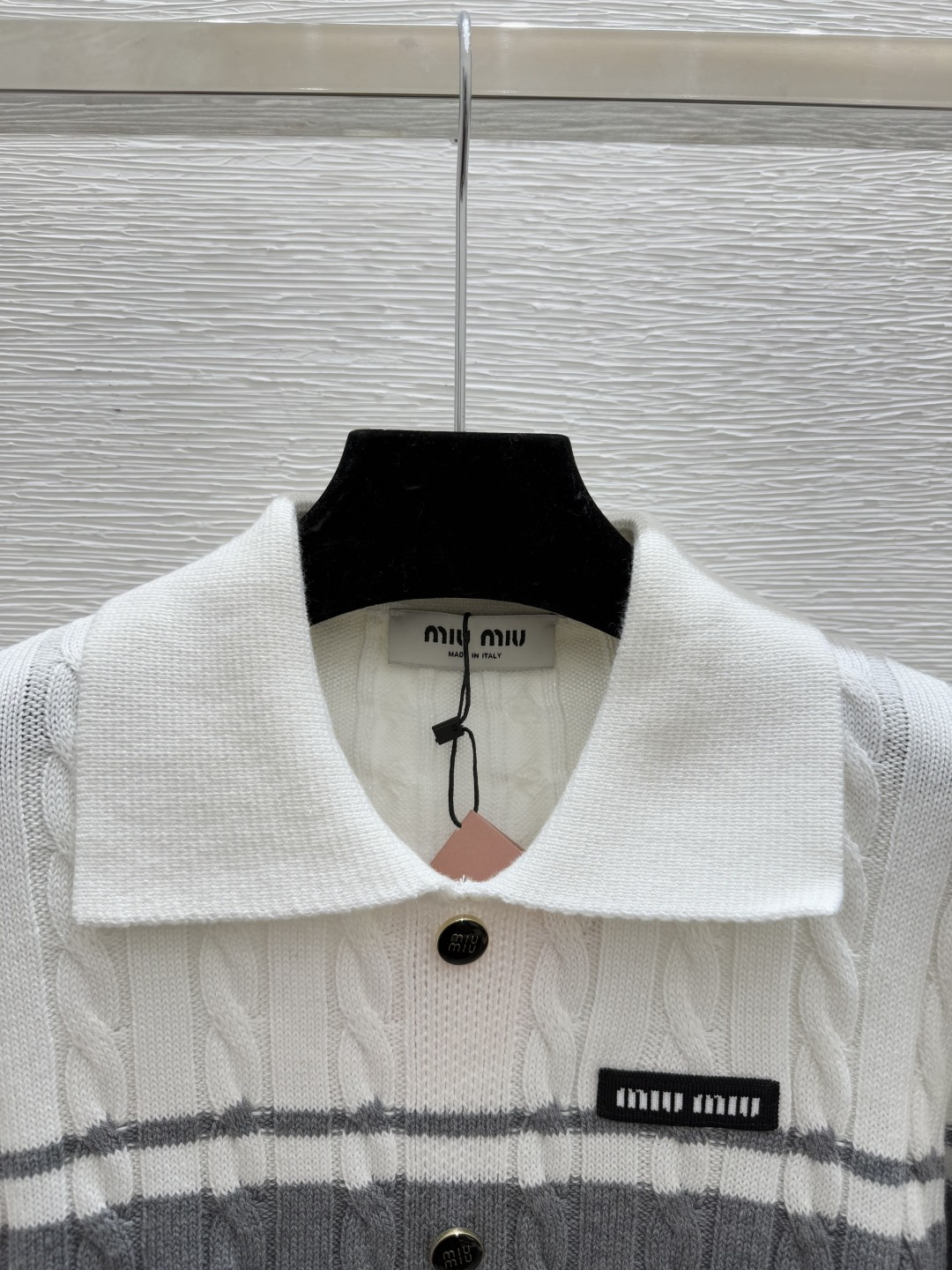 🆕M家🆕 早秋新款 拼色翻领针织长袖开衫颜色：灰色尺码：36.38.40