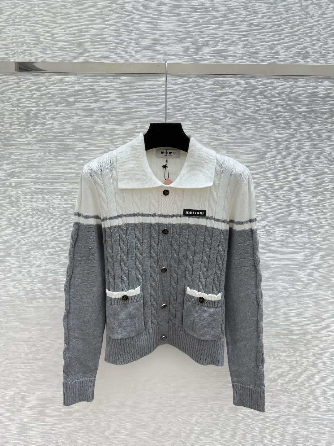 NO:547476,M Home Early Autumn New Color Block Lapel Knitted Long Sleeve Cardigan Color Gray Size 36.38.40, Alexander wang19860909M家 早秋新款 拼色翻领针织长袖开衫 颜色灰色 尺码36.38.40,,alexander wang,Women's clothing