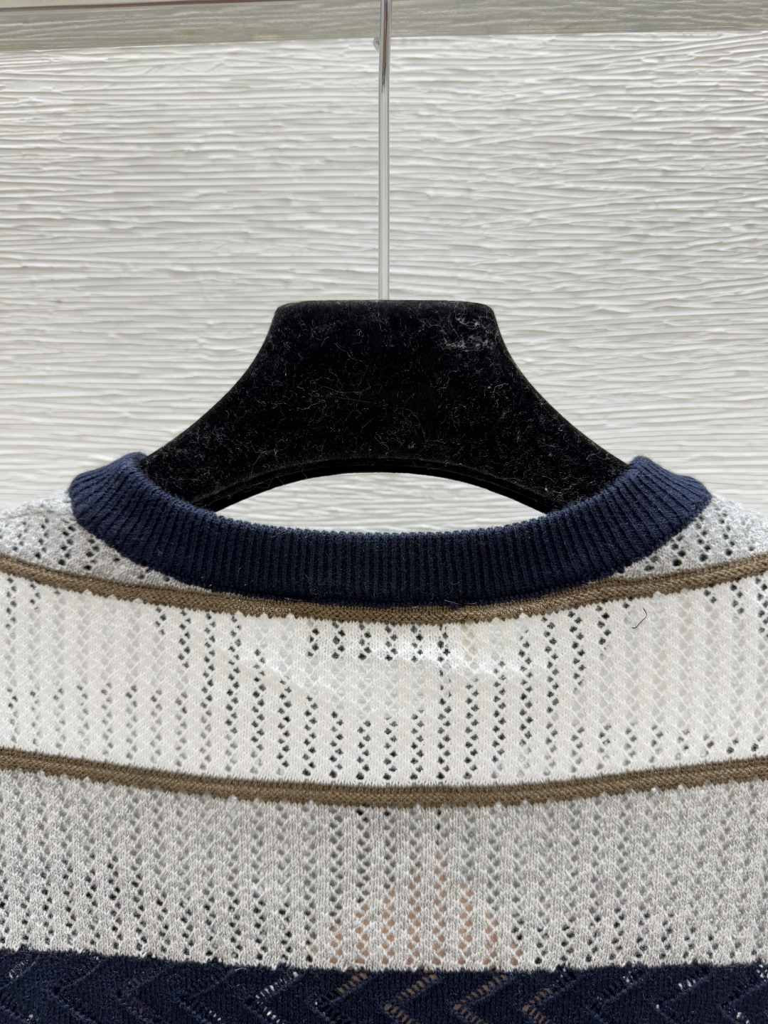 🆕M家🆕 早秋新款 撞色条纹镂空圆领针织长袖开衫颜色：宝蓝尺码：36.38.40