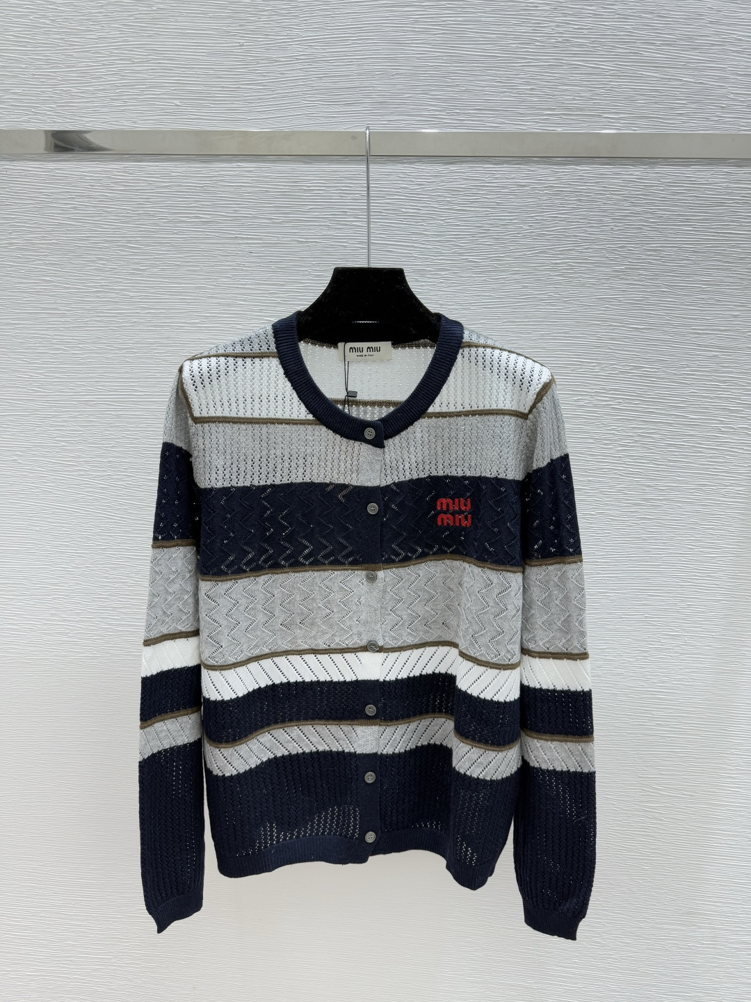 NO:547465,M Home Early Autumn New Style Contrast Color Striped Hollow Round Neck Knitted Long-Sleeved Cardigan Color Royal Blue Size 36.38.40,,alexander wang19860909M家 早秋新款 撞色条纹镂空圆领针织长袖开衫 颜色宝蓝 尺码36.38.40,,alexander wang,Women's clothing