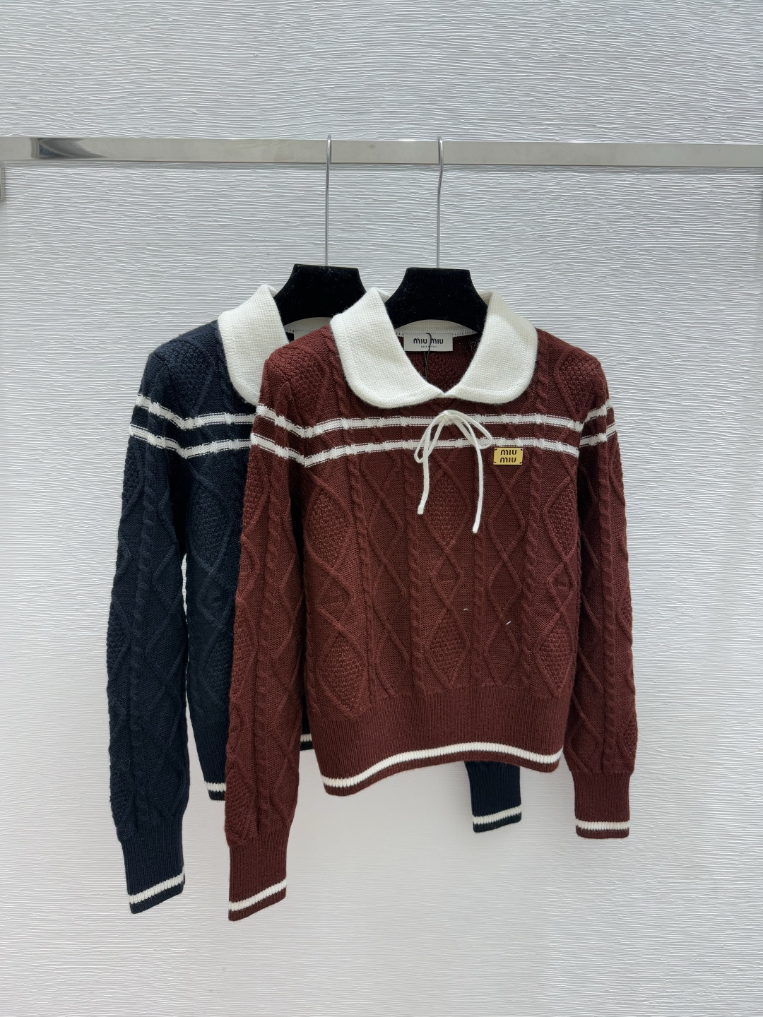 NO:547440,M Home Early Autumn New Style Contrast Bow Lapel Knitted Long Sleeve Color Red Royal Blue Size 36.38.40, Alexander Wang19860909M家 早秋新款 撞色蝴蝶结翻领针织长袖 颜色红色 宝蓝 尺码36.38.40,,alexander wang,Women's clothing