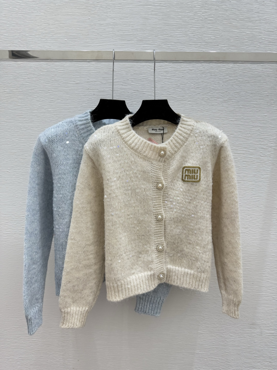 NO:547435,M Home Early Autumn New Style Solid Color Simple Bead Chip Round Neck Knitted Long Sleeve Cardigan Color Apricot Blue Size 36.38.40,,alexander wang19860909M家 早秋新款 纯色简约珠片圆领针织长袖开衫 颜色杏色 宝蓝 尺码36.38.40,,alexander wang,Women's clothing