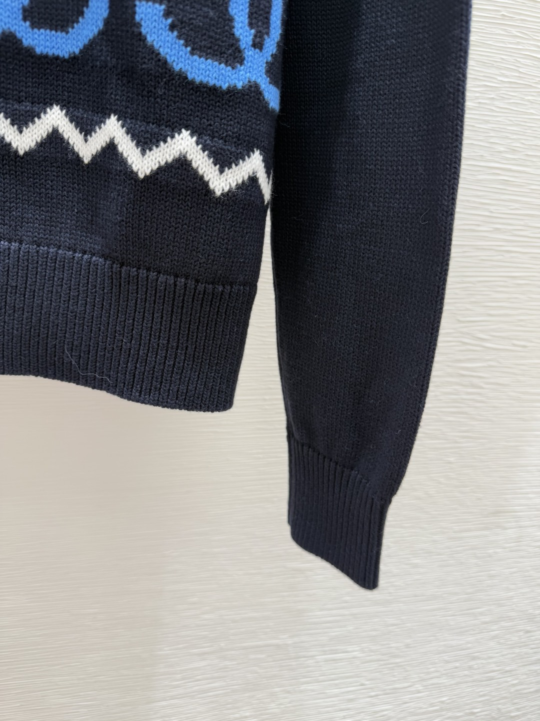 🆕CH家🆕 早秋新款 撞色字母提花圆领针织长袖颜色：宝蓝尺码：36.38.40