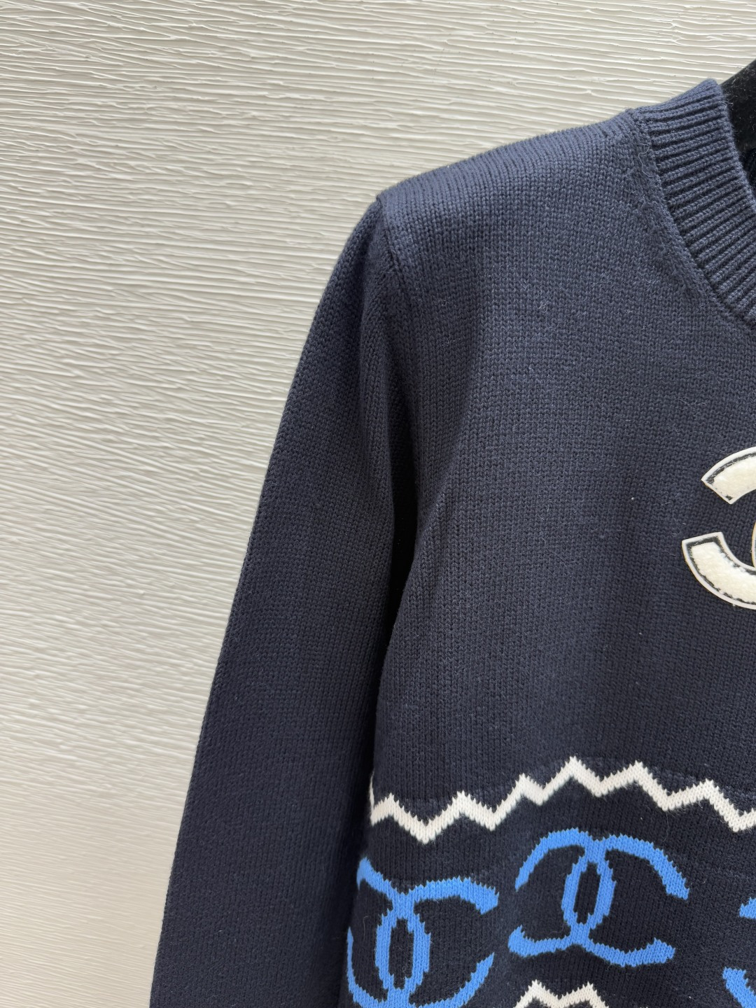 🆕CH家🆕 早秋新款 撞色字母提花圆领针织长袖颜色：宝蓝尺码：36.38.40