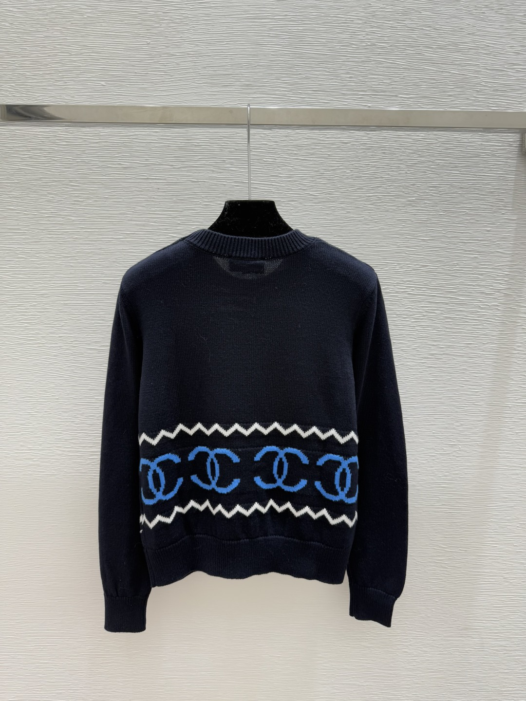 🆕CH家🆕 早秋新款 撞色字母提花圆领针织长袖颜色：宝蓝尺码：36.38.40
