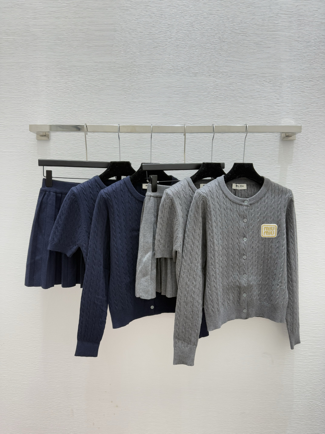 NO:547448,M Home Early Autumn New Style Solid Color Simple Round Neck Knit Set Color Gray Royal Blue Size 36.38.40, Alexander Wang19860909M家 早秋新款 纯色简约圆领针织套装 颜色灰色 宝蓝 尺码36.38.40,,alexander wang,Women's clothing