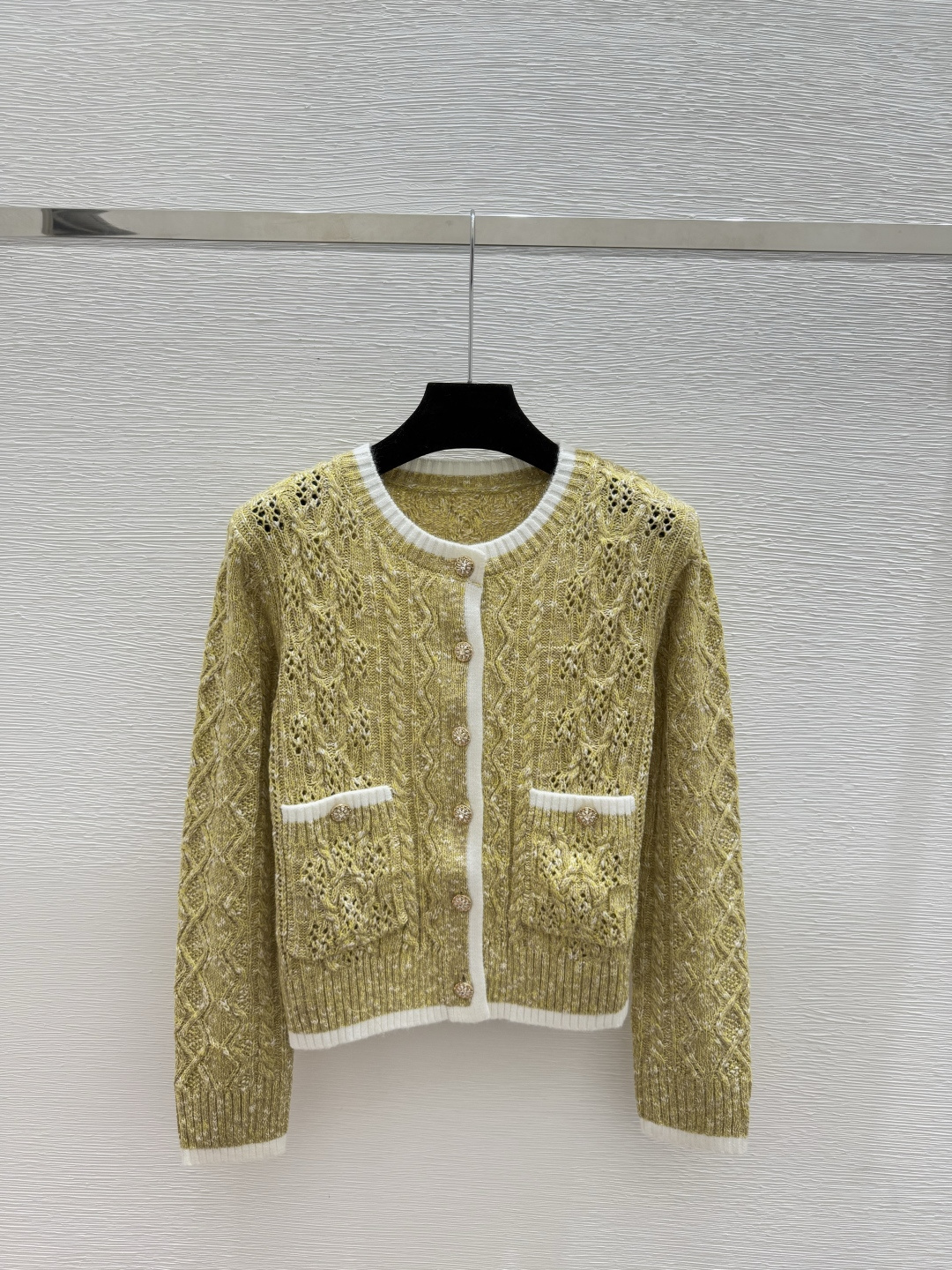 NO:560730,CH Home Early Autumn New Solid Color Simple Hollow Round Neck Knitted Long-Sleeved Cardigan Color Yellow Size 36.38.40,,alexander wang19860909CH家 早秋新款 纯色简约镂空圆领针织长袖开衫 颜色黄色 尺码36.38.40,,alexander wang,Women's clothing