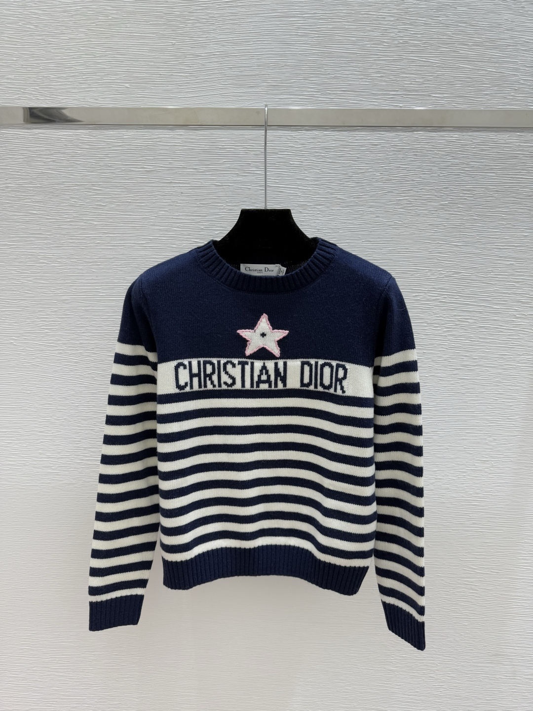 🆕D家🆕 早秋新款 五角星字母条纹圆领针织长袖颜色：白色 宝蓝尺码：36.38.40