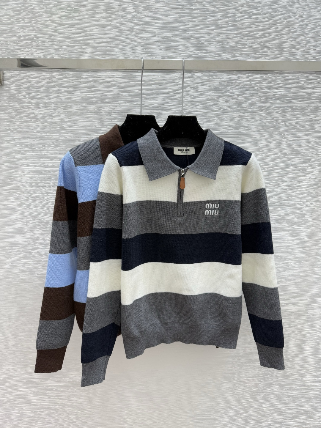 NO:560737,M family early autumn new style contrast striped lapel knitted long sleeves color gray coffee size 36.38.40,,alexander wang19860909M家 早秋新款 撞色条纹翻领针织长袖 颜色灰色 咖啡 尺码36.38.40,,alexander wang,Women's clothing