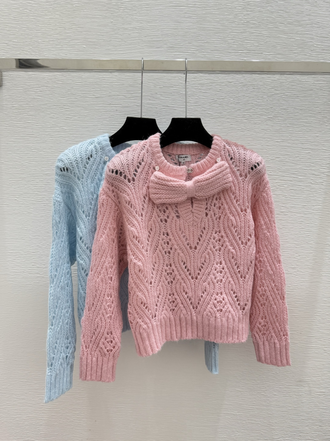 NO:560725,CH Home Early Autumn New Style Bow Hollow Round Neck Knitted Long Sleeve Color Pink Blue Size 36.38.40,,alexander wang19860909CH家 早秋新款 蝴蝶结镂空圆领针织长袖 颜色粉色 蓝色 尺码36.38.40,,alexander wang,Women's clothing
