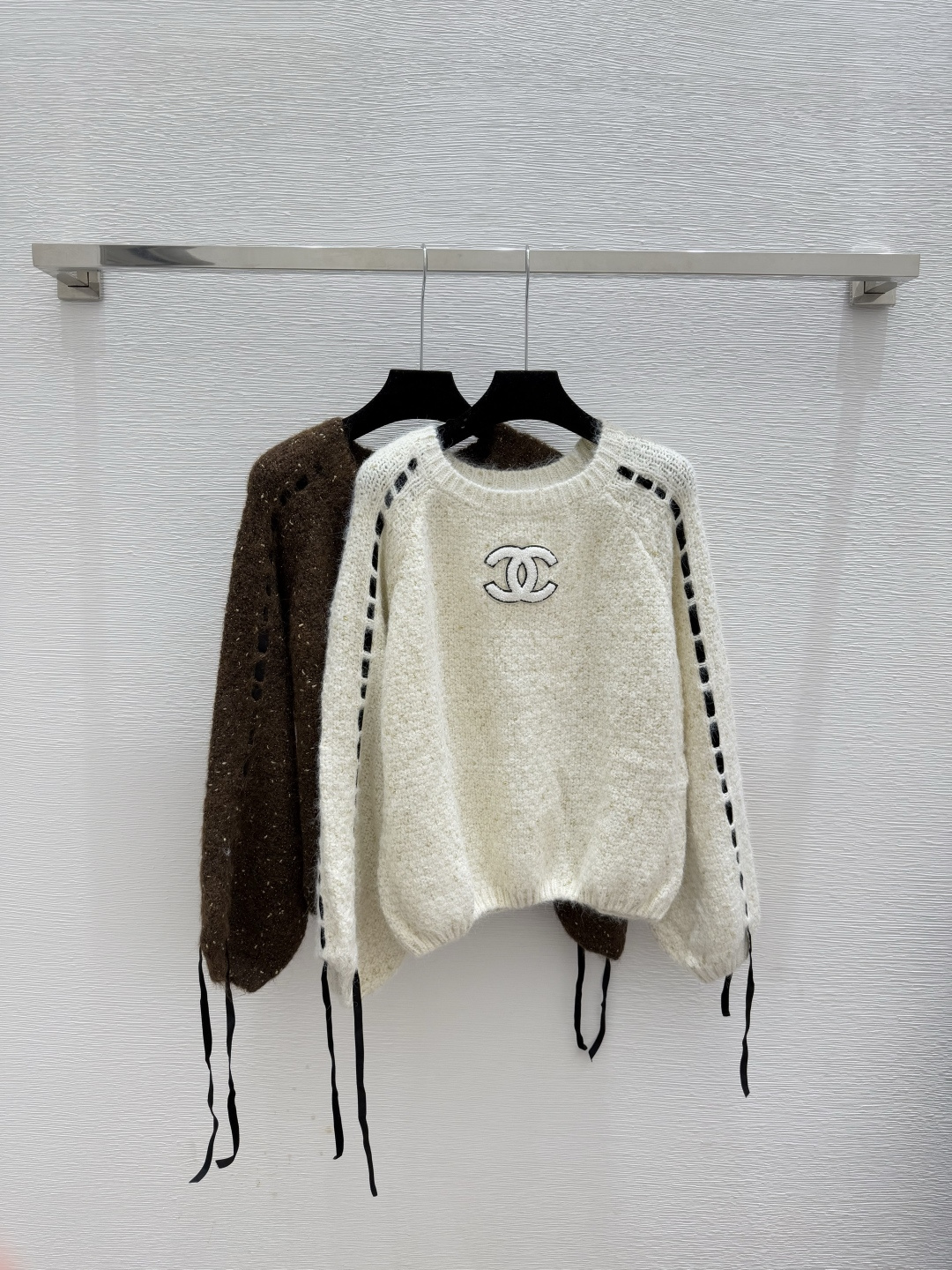 NO:562377,CH Home Early Autumn New Style Gold and Silver Thread Drawstring Round Neck Knitted Long Sleeves Color White Coffee Size 36.38.40,,alexander wang19860909CH家 早秋新款 金银线抽绳圆领针织长袖 颜色白色 咖啡 尺码36.38.40,,alexander wang,Women's clothing