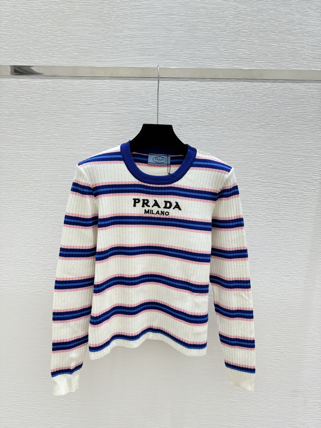 NO:563338,P Home Early Autumn New Style Contrast Color Striped Round Neck Knitted Long Sleeve Color Blue Size 36.38.40,,alexander wang19860909P家 早秋新款 撞色条纹圆领针织长袖 颜色蓝色 尺码36.38.40,,alexander wang,Women's clothing