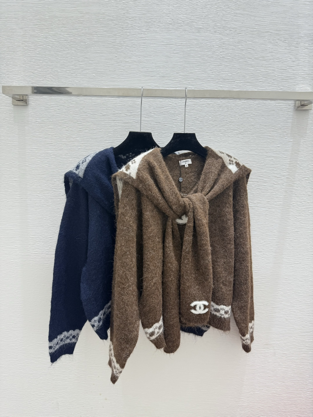 NO:564726,CH Home Early Autumn New Style Contrast Color Bow Shawl Round Neck Knitted Long Sleeve Color Coffee Royal Blue Size 36.38.40,,shawls,alexander wang19860909CH家 早秋新款 撞色蝴蝶结披肩圆领针织长袖 颜色咖啡 宝蓝 尺码36.38.40,,shawls,alexander wang,Women's clothing