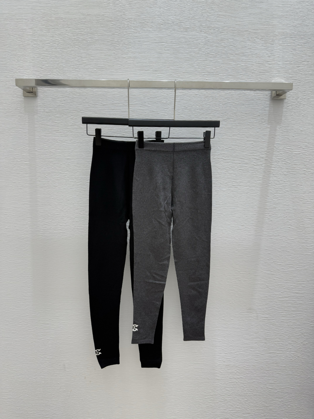 NO:566542,CH Home Early Autumn New Style Solid Color Simple Letter Jacquard Knitted Trousers Color Gray Black Size 36.38.40,,alexander wang19860909CH家 早秋新款 纯色简约字母提花针织长裤 颜色灰色 黑色 尺码36.38.40,,alexander wang,Women's clothing