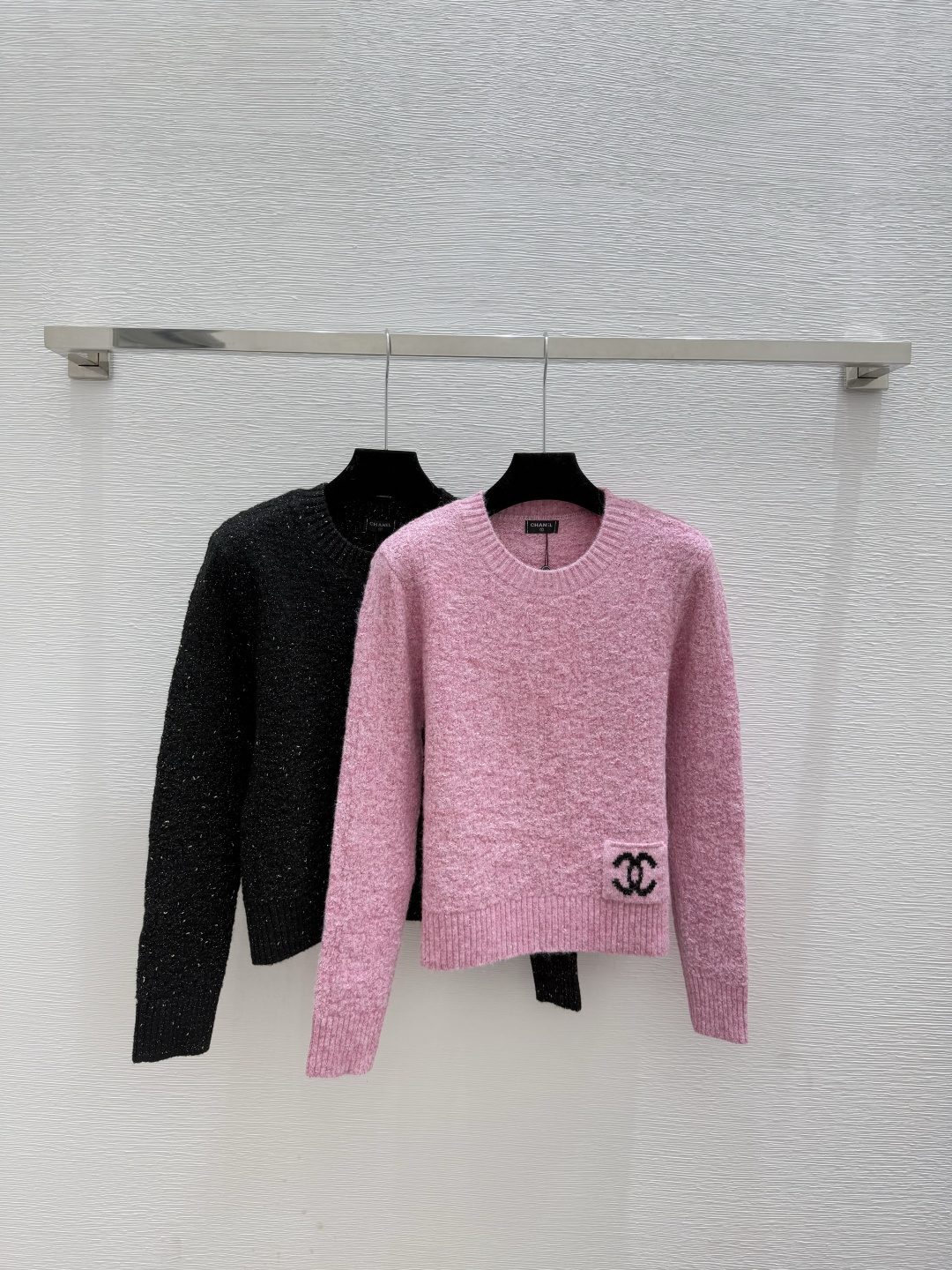 NO:566530,CH Home Early Autumn New Style Solid Color Simple Gold and Silver Thread Round Neck Knitted Long Sleeves Color Pink Black Size 36.38.40,,alexander wang19860909CH家 早秋新款 纯色简约金银线圆领针织长袖 颜色粉色 黑色 尺码36.38.40,,alexander wang,Women's clothing
