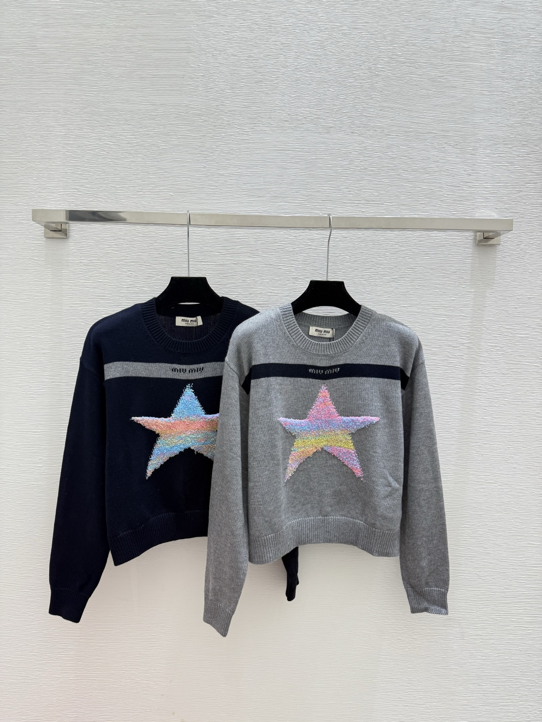 NO:569713,M home early autumn new color five-pointed star jacquard round neck knitted long sleeve color gray royal blue size 36.38.40,,alexander wang19860909M家 早秋新款 彩色五角星提花圆领针织长袖 颜色灰色 宝蓝 尺码36.38.40,,alexander wang,Women's clothing