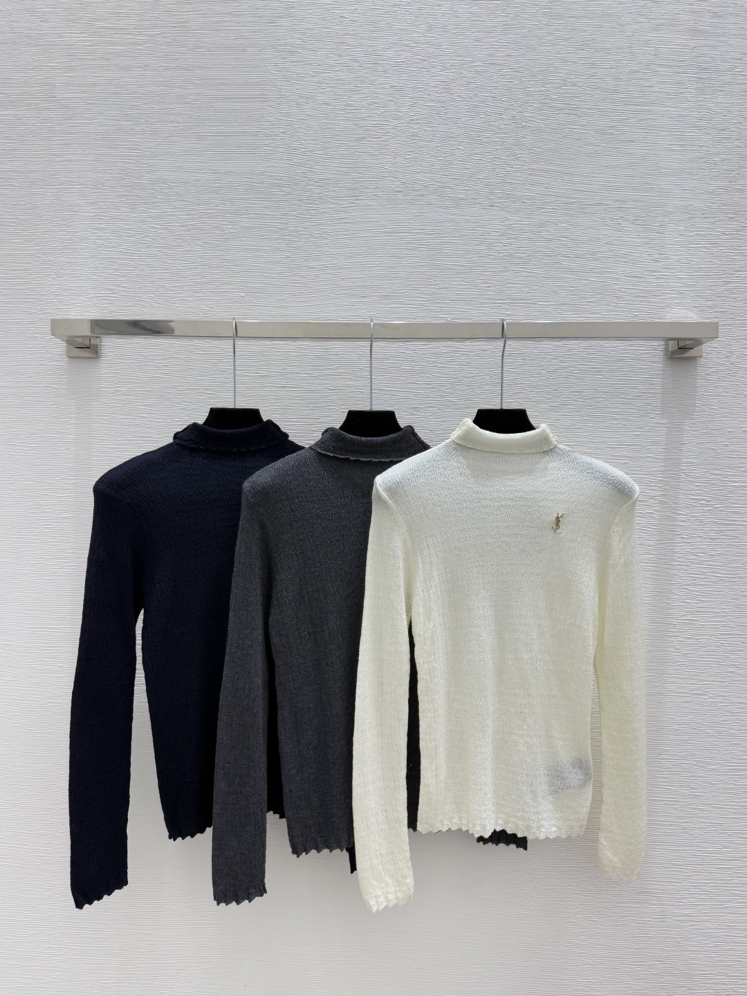NO:576721,Y Family Early Autumn New Style Solid Color Simple High Collar Knitted Long Sleeve Color White Gray Royal Blue Size 36.38.40,,alexander wang19860909Y家 早秋新款 纯色简约高领针织长袖 颜色白色 灰色 宝蓝 尺码36.38.40,,alexander wang,Women's clothing