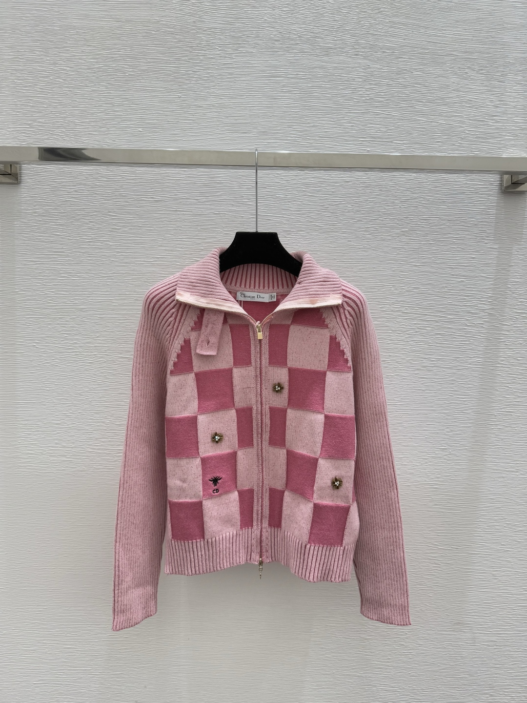 NO:577203,D family early autumn new style contrasting plaid striped high collar knitted long-sleeved cardigan color pink size 36.38.40, dior, alexander wang19860909D家 早秋新款 撞色格子条纹高领针织长袖开衫 颜色粉色 尺码36.38.40,,dior,alexander wang,Women's clothing