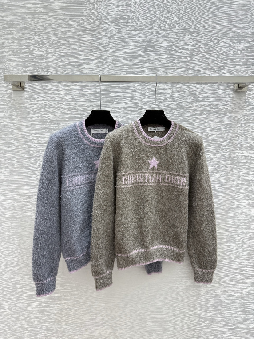NO:579113,D family early autumn new style contrasting five-pointed star letter jacquard round neck knitted long sleeve color green gray size 36.38.40, dior, alexander wang19860909D家 早秋新款 撞色五角星字母提花圆领针织长袖 颜色绿色 灰色 尺码36.38.40,,dior,alexander wang,Women's clothing