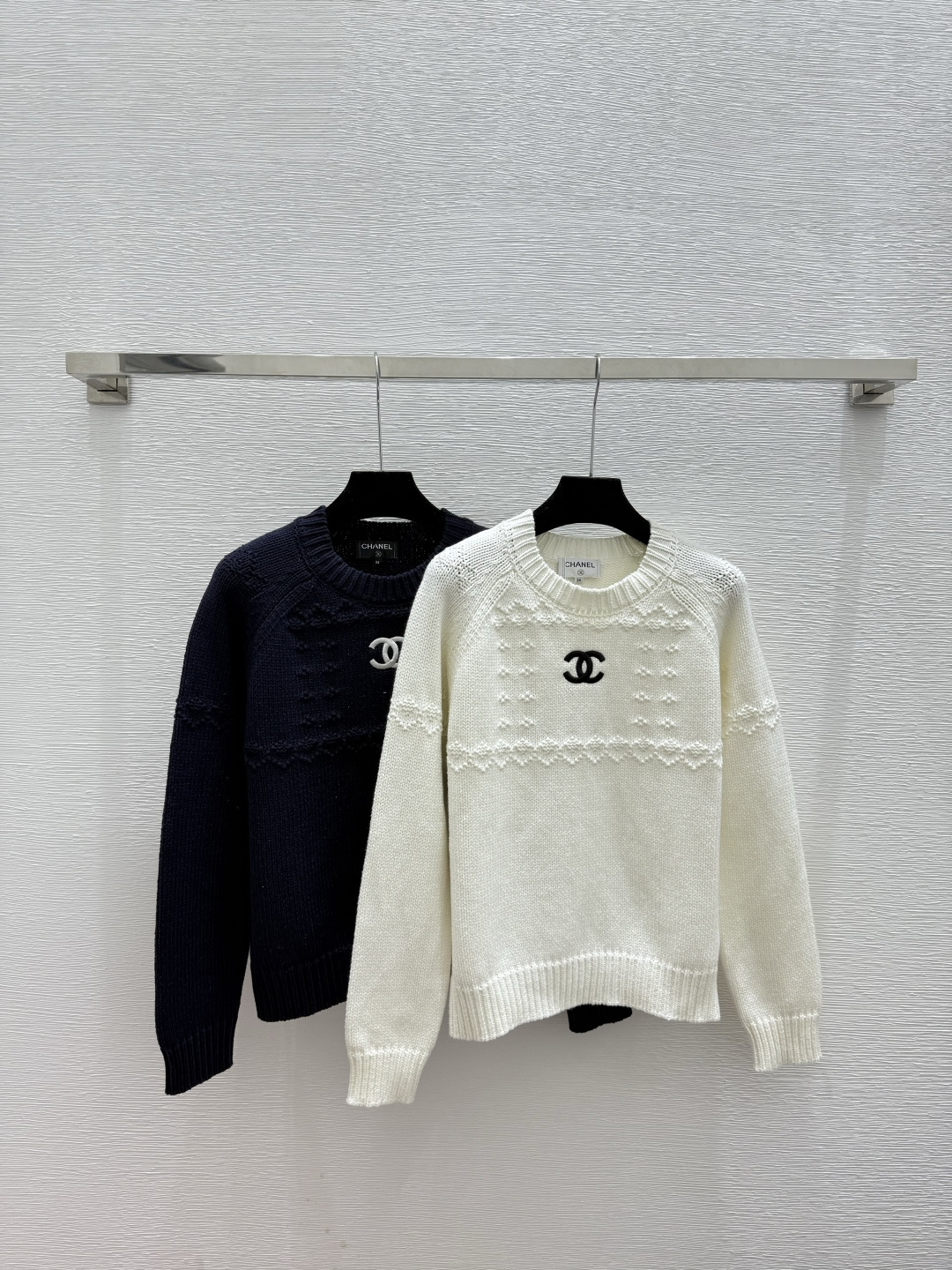 NO:579422,CH Home Early Autumn New Style Solid Color Simple Jacquard Round Neck Knitted Long Sleeves Color White Royal Blue Size 36.38.40,,alexander wang19860909CH家 早秋新款 纯色简约提花圆领针织长袖 颜色白色 宝蓝 尺码36.38.40,,alexander wang,Women's clothing