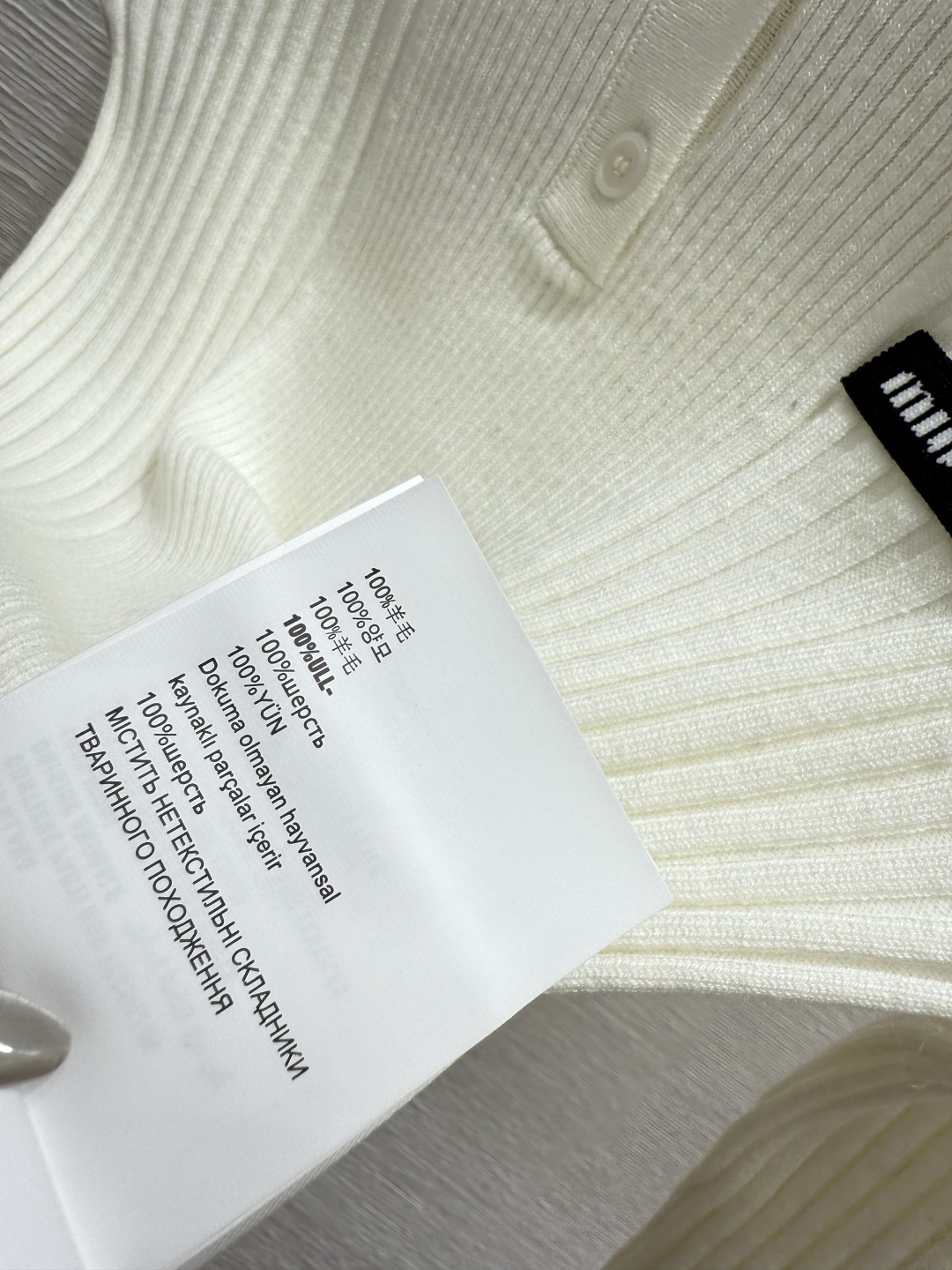 🆕M家🆕 早秋新款 纯色简约翻领针织长袖颜色：白色 宝蓝尺码：36.38.40👉