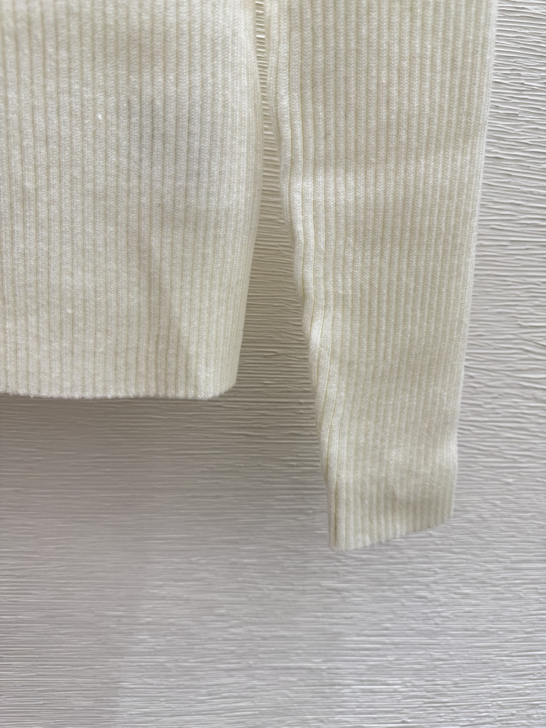 🆕M家🆕 早秋新款 纯色简约圆领针织长袖颜色：白色 宝蓝尺码：36.38.40👉