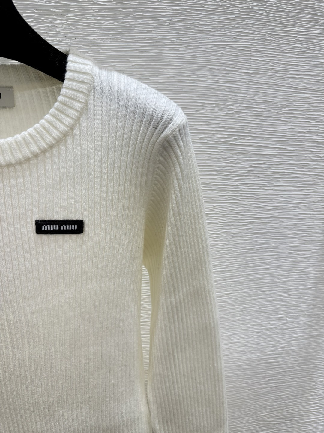 🆕M家🆕 早秋新款 纯色简约圆领针织长袖颜色：白色 宝蓝尺码：36.38.40👉