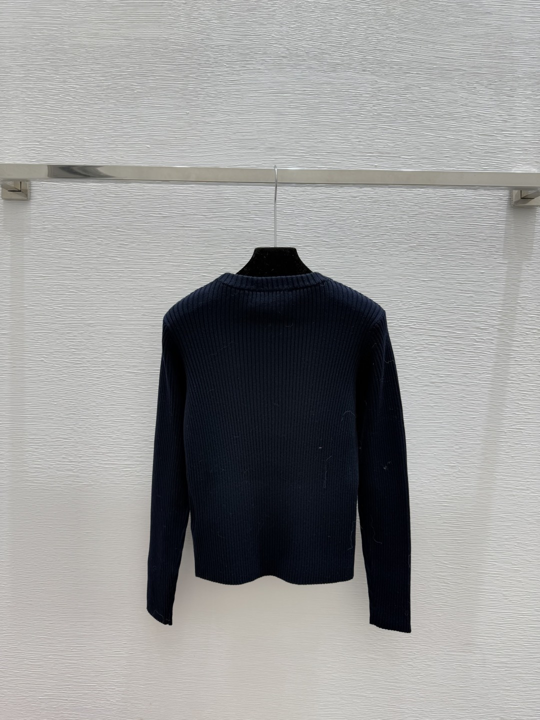 🆕M家🆕 早秋新款 纯色简约圆领针织长袖颜色：白色 宝蓝尺码：36.38.40👉