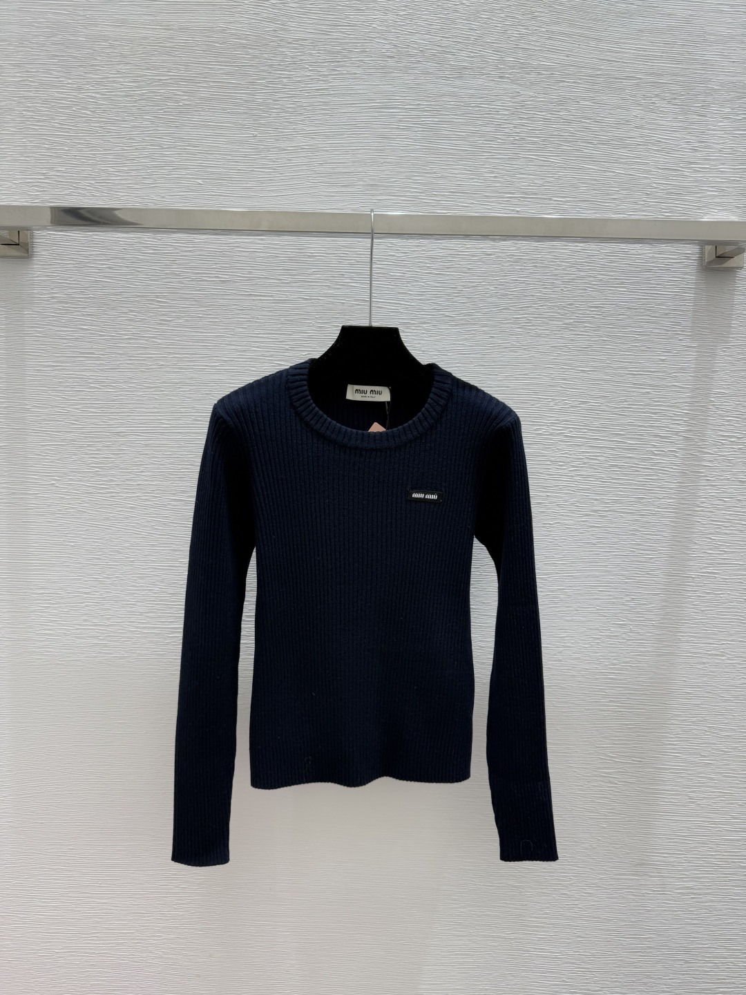 🆕M家🆕 早秋新款 纯色简约圆领针织长袖颜色：白色 宝蓝尺码：36.38.40👉