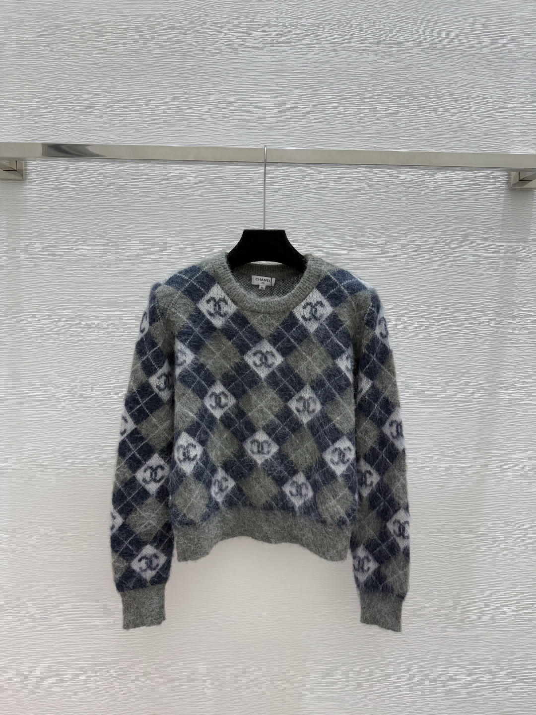 🆕CH家🆕 早秋新款 撞色菱格字母圆领针织长袖颜色：红色 宝蓝尺码：36.38.40👉