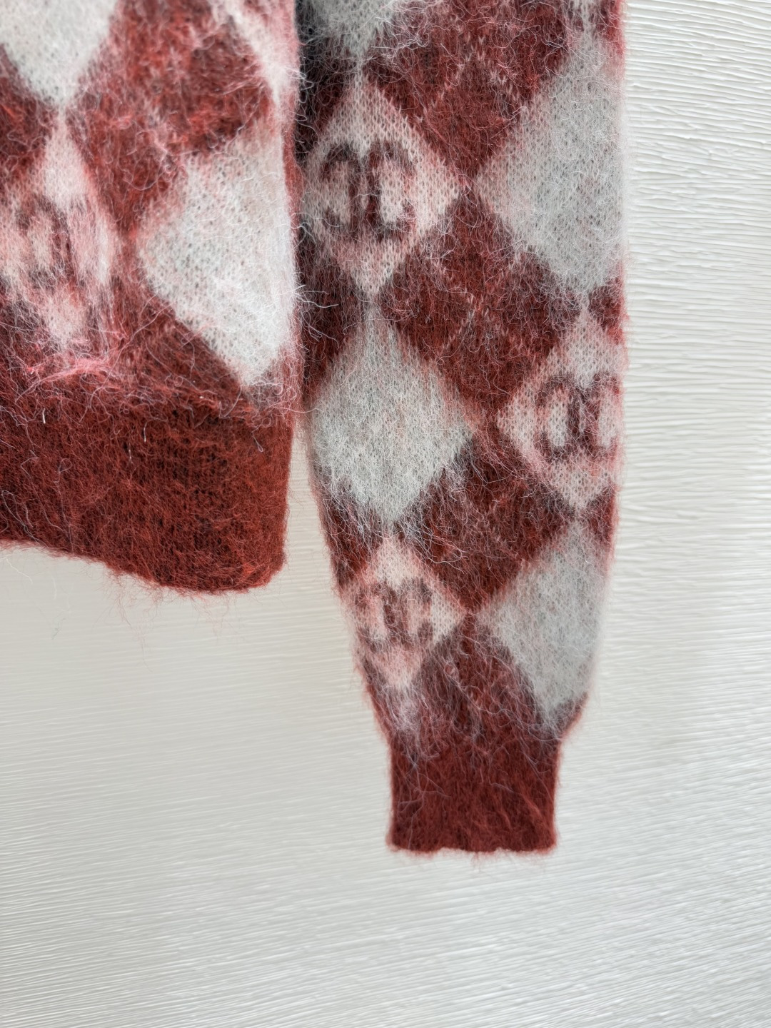 🆕CH家🆕 早秋新款 撞色菱格字母圆领针织长袖颜色：红色 宝蓝尺码：36.38.40👉