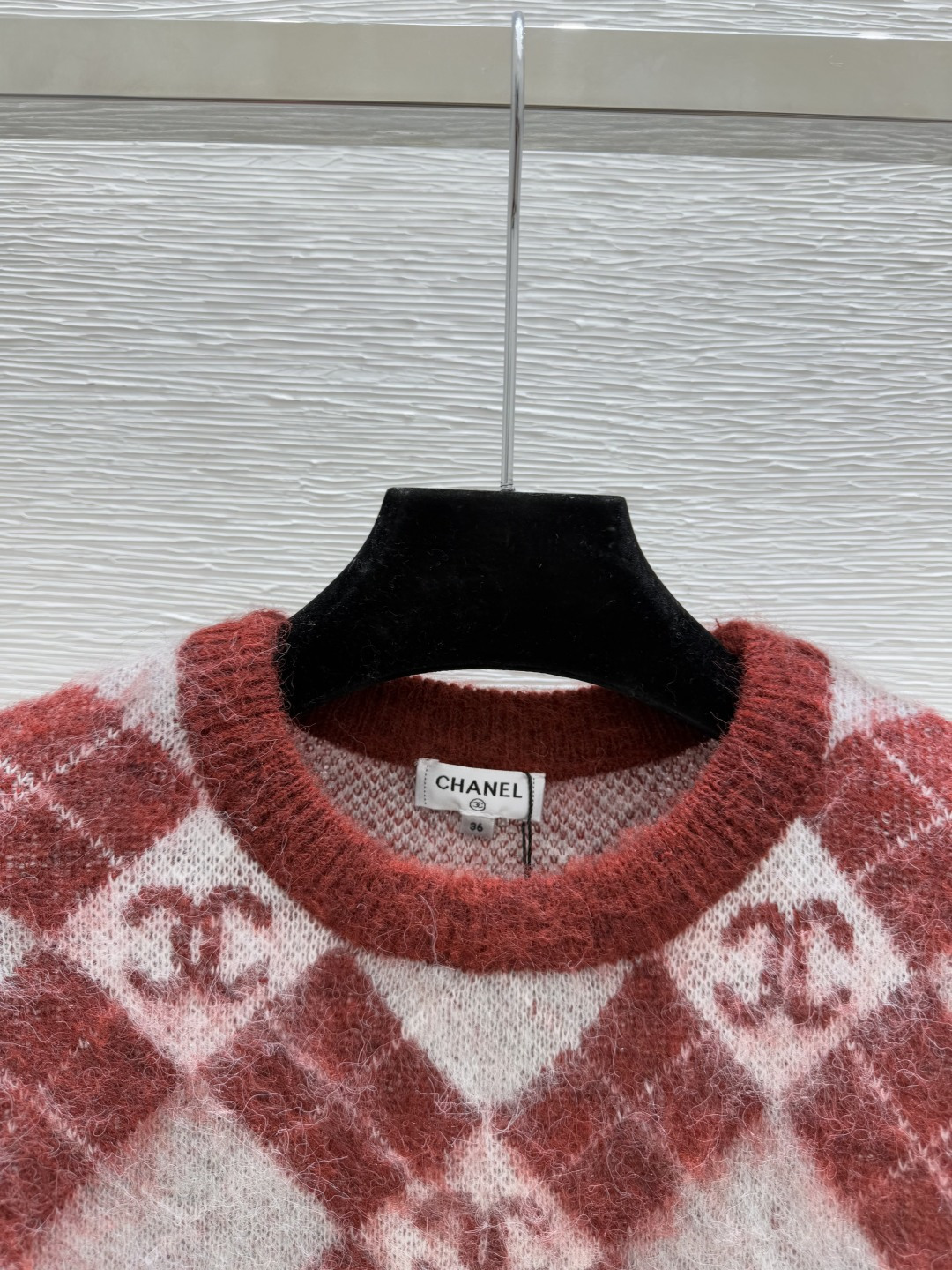 🆕CH家🆕 早秋新款 撞色菱格字母圆领针织长袖颜色：红色 宝蓝尺码：36.38.40👉