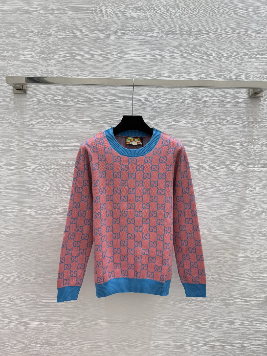 NO:579440,G Home Early Autumn New Style Contrast Color Presbyopia Letters Round Neck Knitted Long Sleeve Color Pink Size 36.38.40,,gucci,alexander wang19860909G家 早秋新款 撞色老花字母圆领针织长袖 颜色粉色 尺码36.38.40,,gucci,alexander wang,Women's clothing