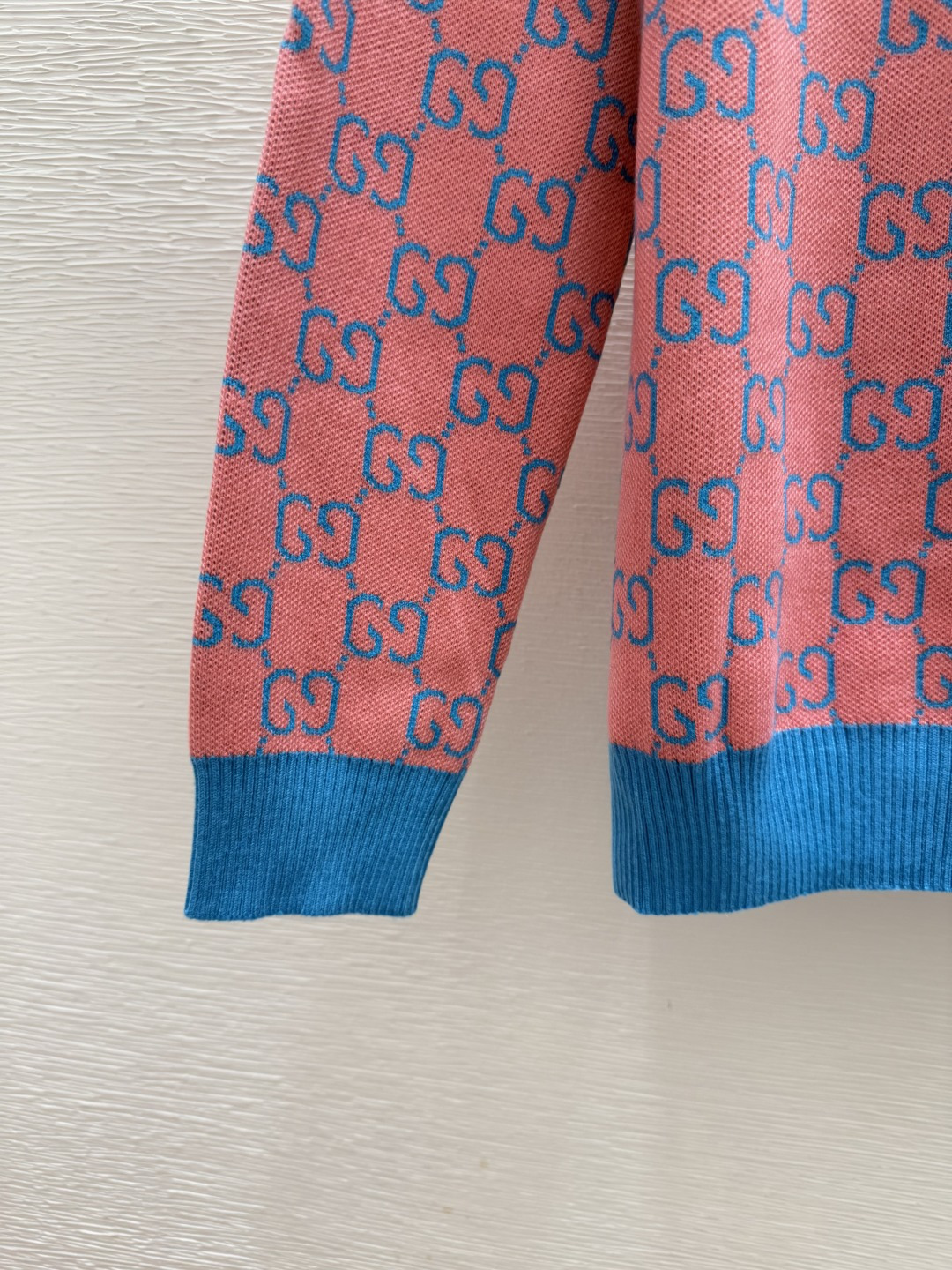 🆕G家🆕 早秋新款 撞色老花字母圆领针织长袖颜色：粉色尺码：36.38.40👉